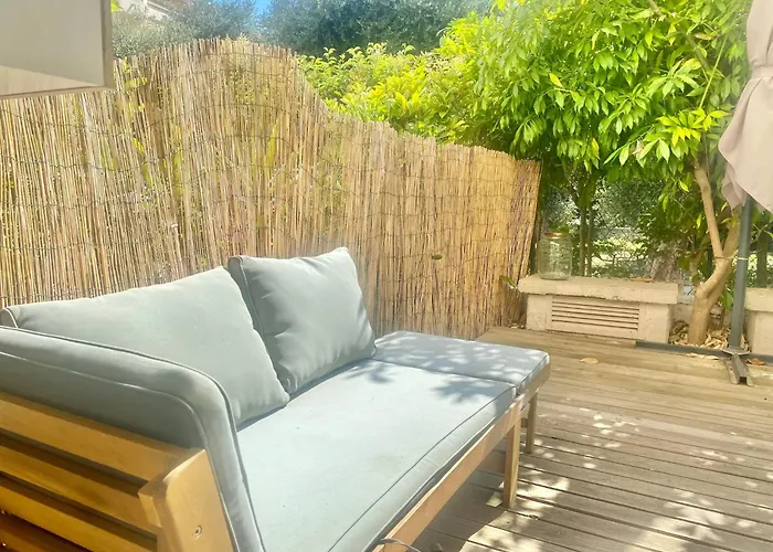 Lägenhet Cosy, Terrasse, Parking A Carnoles